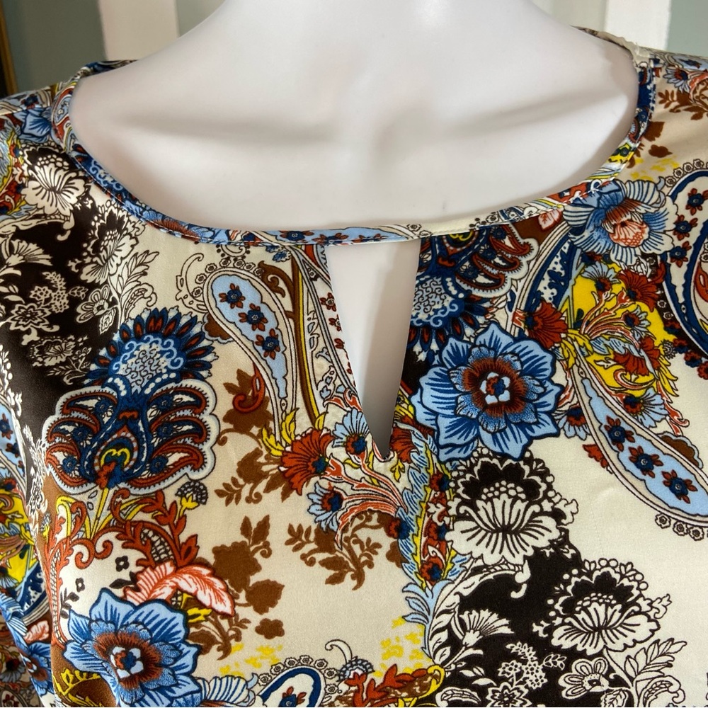 Chico's Sz 2 Ella Pull Over Paisley Floral Keyhole Blouse Top Shirt Size 10 - Picture 4 of 9